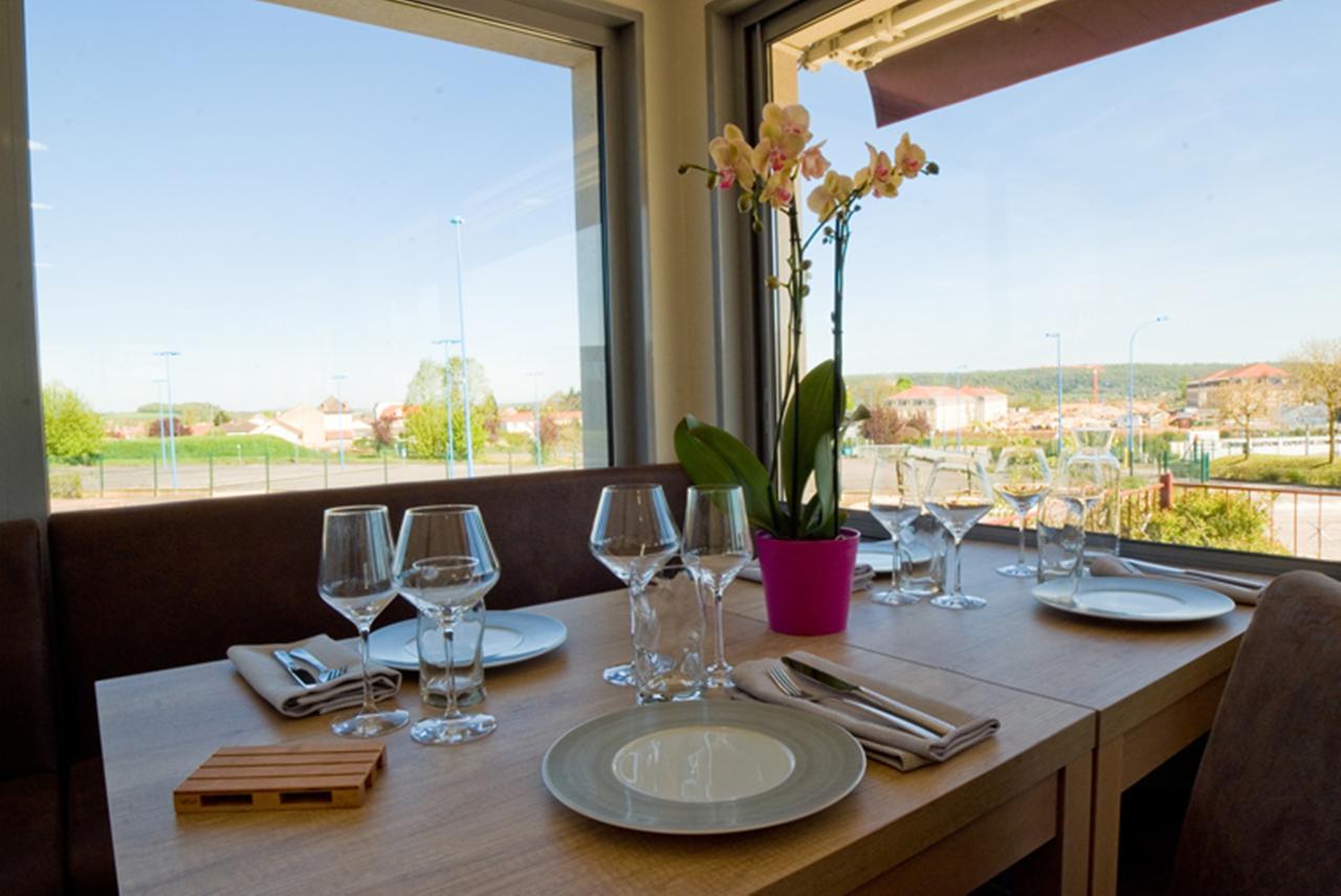 Logis Hotel Restaurant De La Madeleine Commercy Buitenkant foto